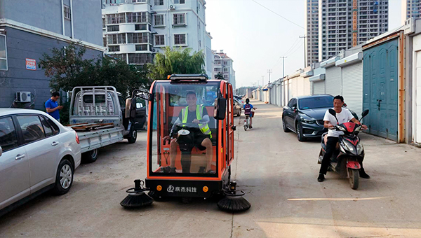 掃地車(chē)廠(chǎng)家-吸塵掃地車(chē)-市政小區(qū)采購(gòu)慶杰全封閉掃地機(jī)